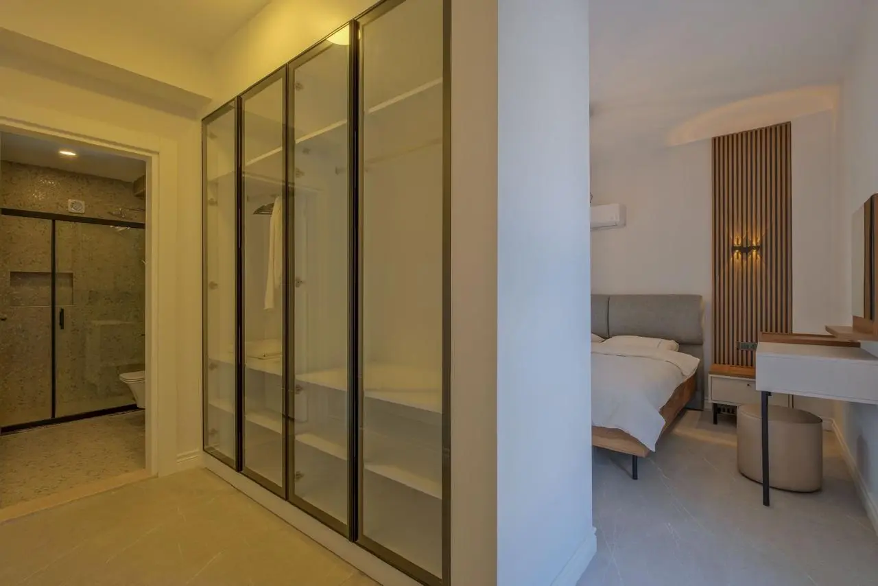 Walk-in closet